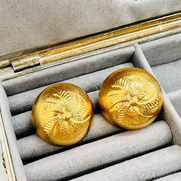 Vintage Modernist Dome Earrings - Picture 6 of 14